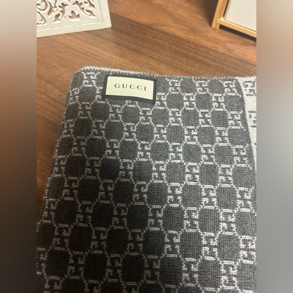Gray and black Gucci  scarf
